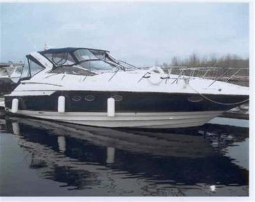 2001 Regal 4160 Commadore...