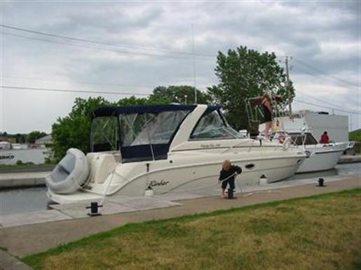 2003 Rinker Fiesta Vee 290