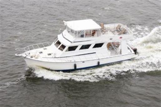 1998 DEFENDER Yacht