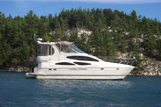 2003 Cruisers Yachts 4050 MOTOR YACHT