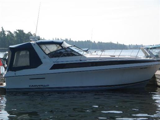 1991 Carver 534 Montego