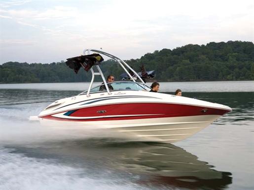 2011 Sea Ray 220 Sundeck