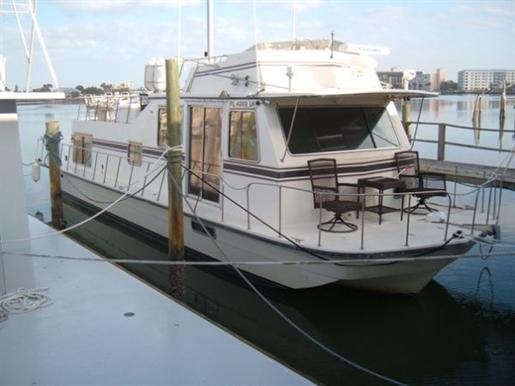 1984 Harbor Master 47 Houseboat