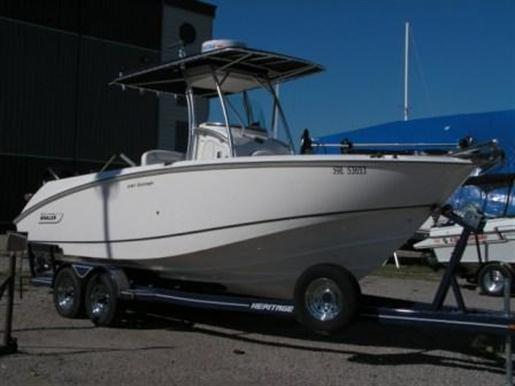 2006 Boston Whaler 240