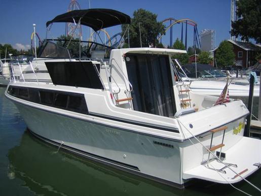 1988 Carver 3297MARINER