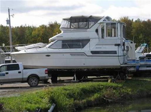 1994 Carver 370 Aft F/b
