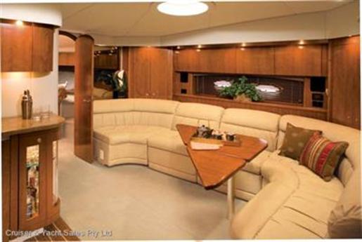 2006 Cruisers Yachts 520 Express