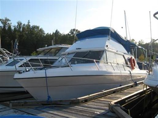 1976 Campion Toba Command Bridge