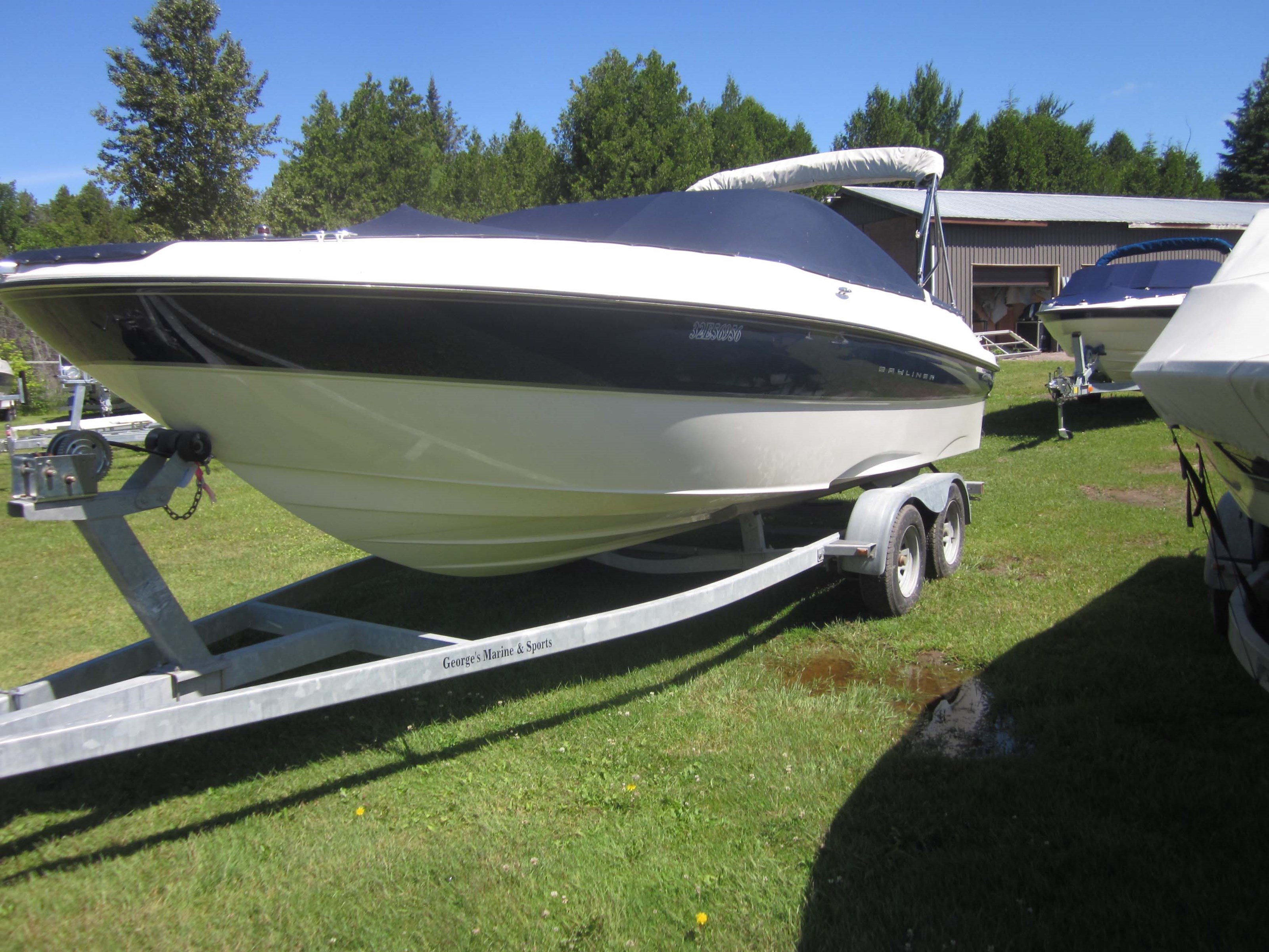 Bayliner 219 Sport Deck 2002 Used Boat for Sale in Eganville, Ontario