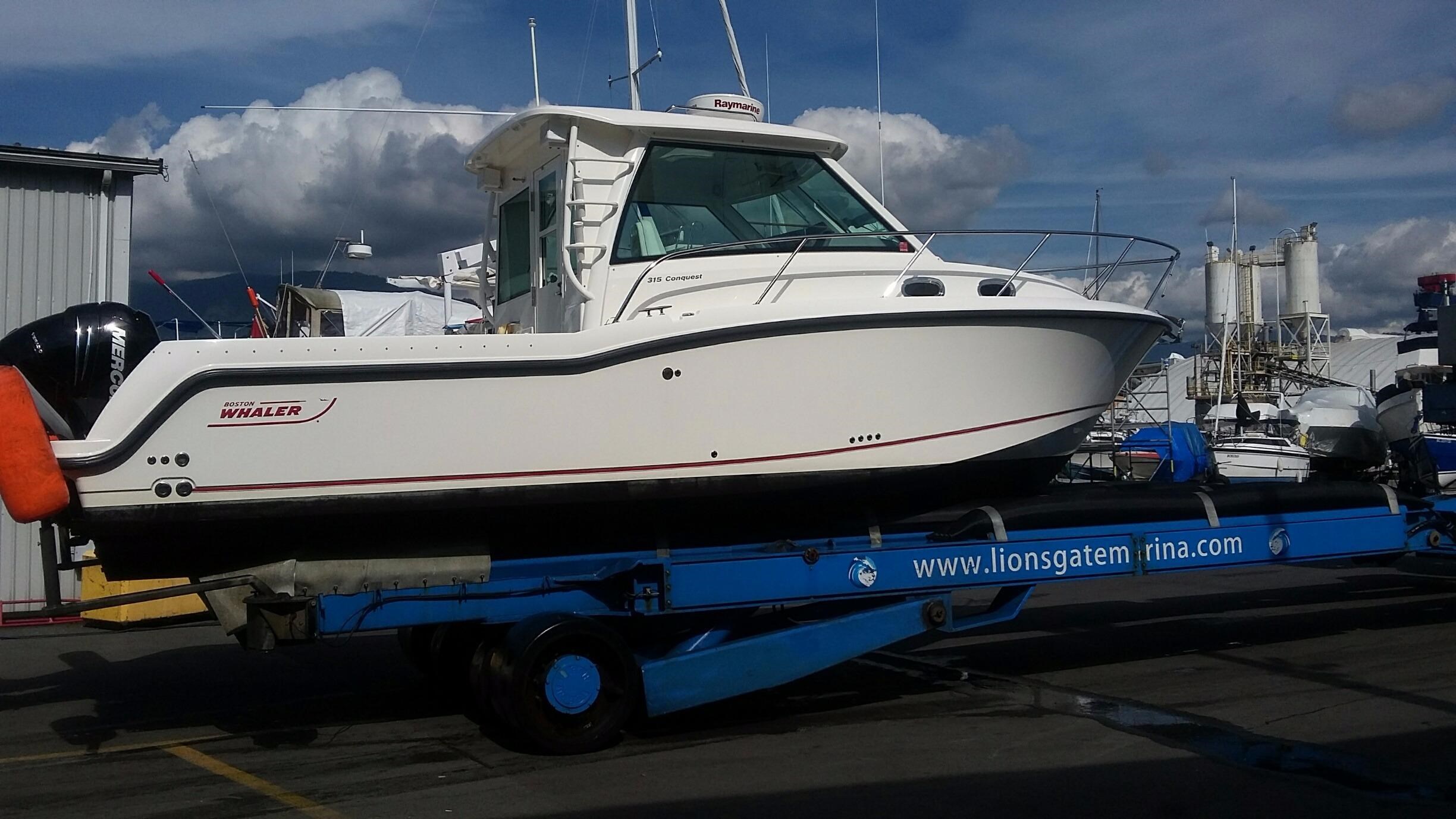 Boston Whaler 315 Conquest Pilothouse 2013 Used Boat for Sale in