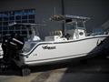 2011Mako284 Center Console