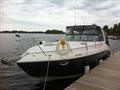 2006RinkerFiesta Vee 320 Express Cruiser