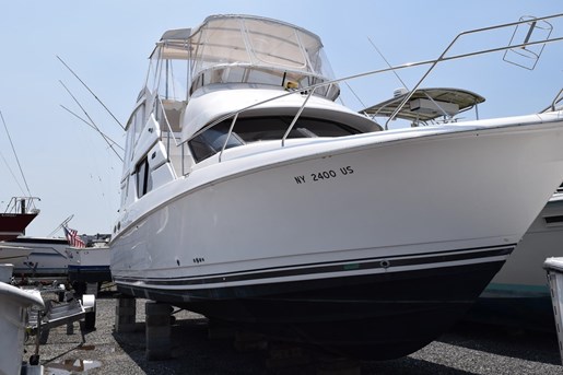 372 Motor Yacht