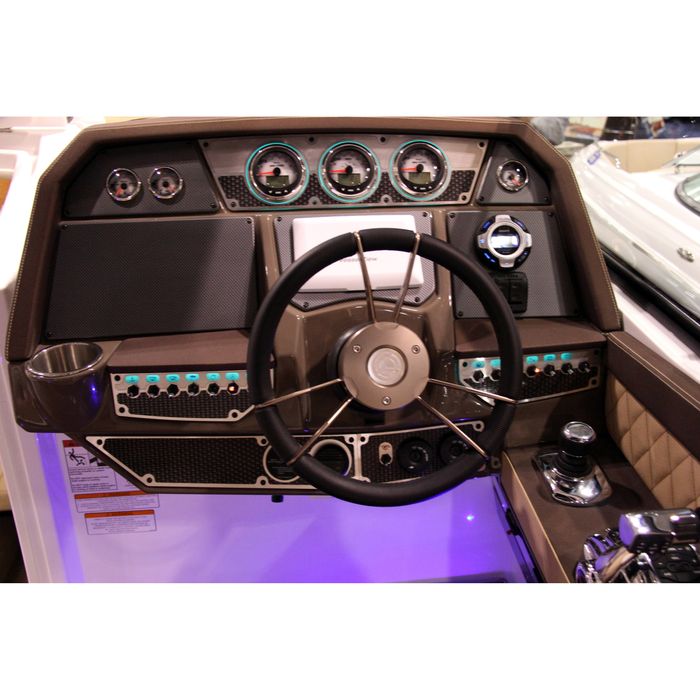 cruisers 328 ss helm
