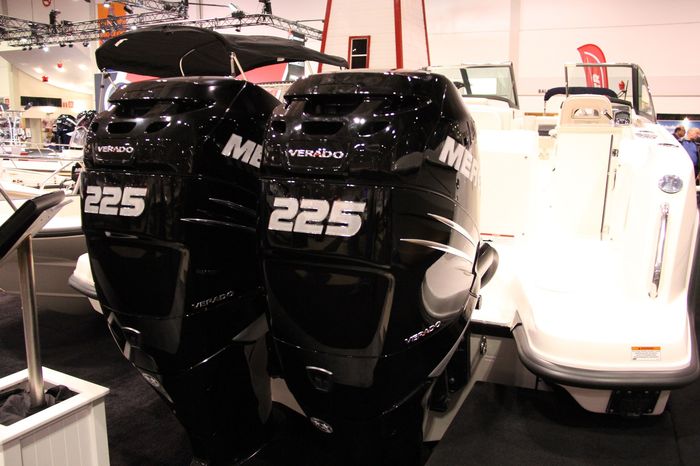 Boston Whaler 270 Vantage 8