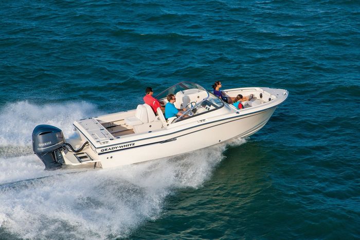 2015 Grady-White Freedom 225 Bowrider Boat Review - BoatDealers.ca