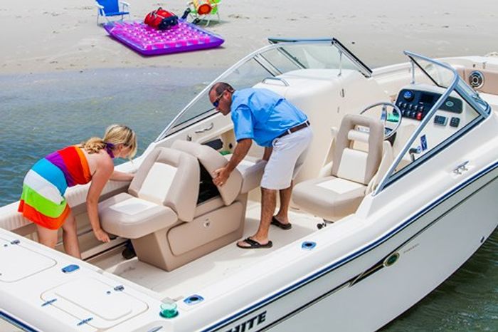 grady white freedom 225 dc seat