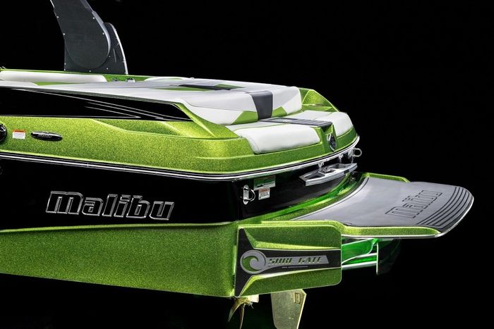 Malibu 22 VLX studio transom