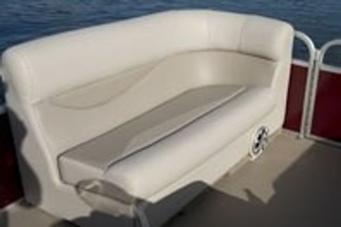 Princecraft Sportfisher LX 23-2RS corner seat