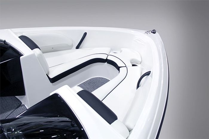 Rinker 170 0B bow