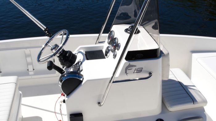 bayliner element f18 helm