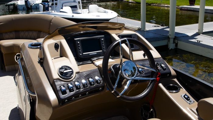 bennington r23 helm