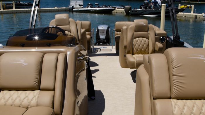 bennington r23 interior