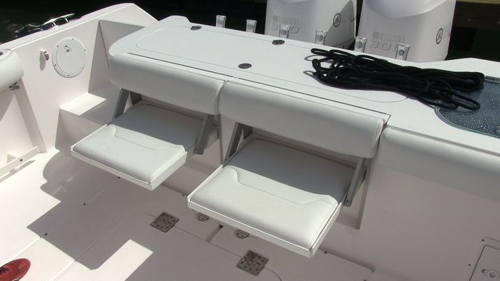 everglades 325cc jump seats