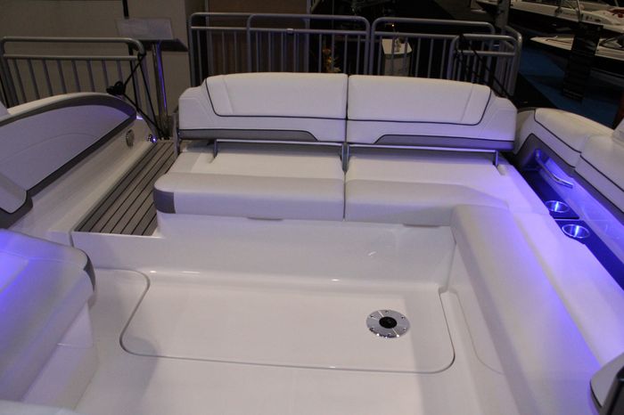 formula 330 fx seating