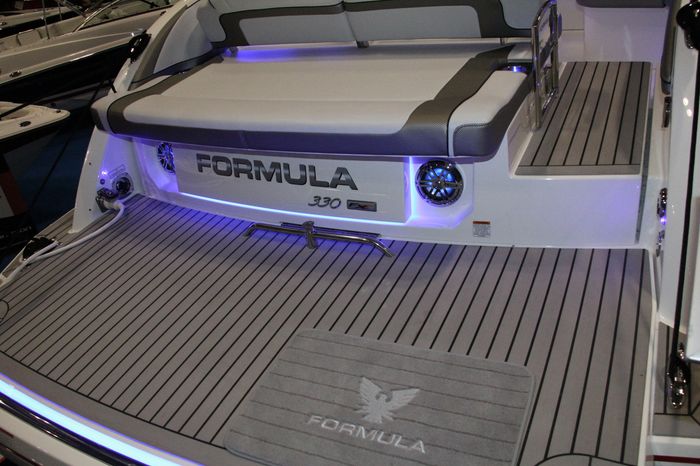 formula 330 fx swim platform