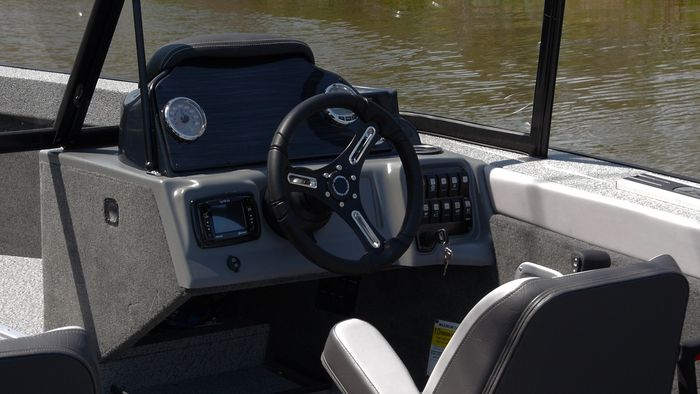 starcraft fishmaster 210 helm