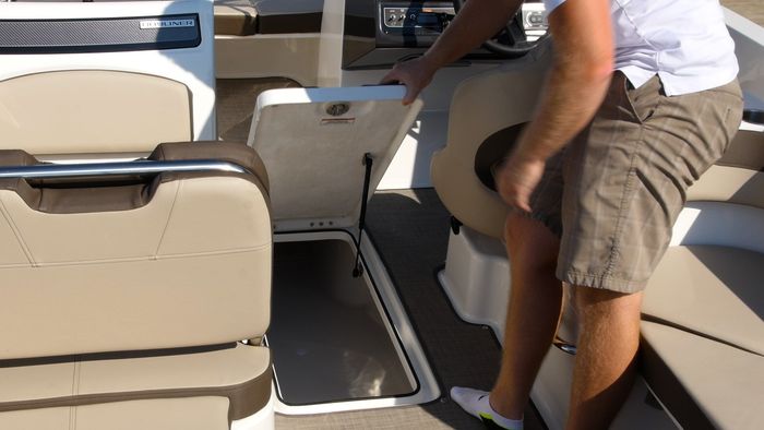 Bayliner VR6 ski locker