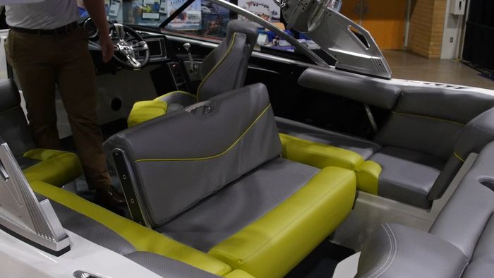 Mastercraft XT20 Convertible seat