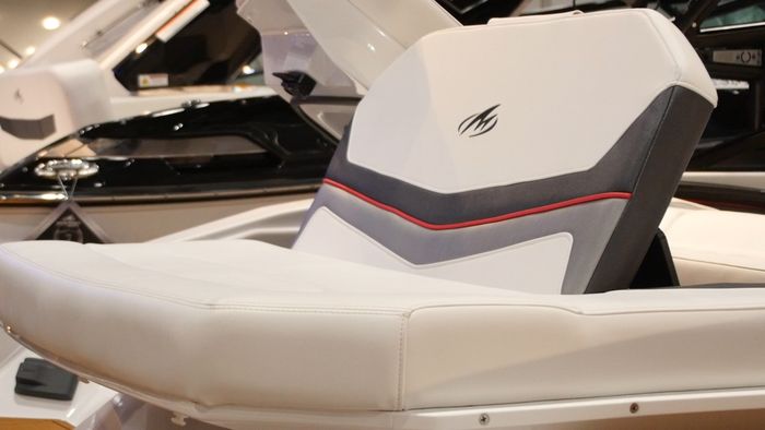 Monterey 238SS Surf Lounge