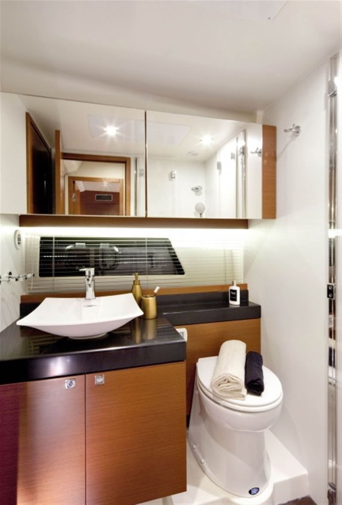 prestige 500 flybridge head