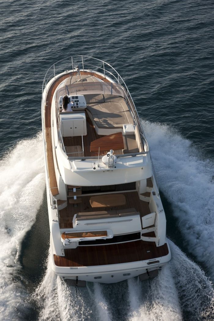 prestige 500 flybridge rear