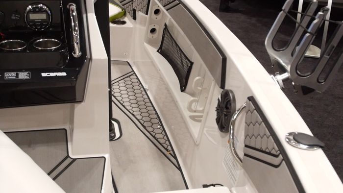 Scarab 195 Open Gunnels