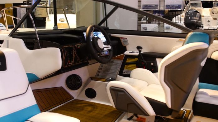 Super Air Nautique GS20 Helm