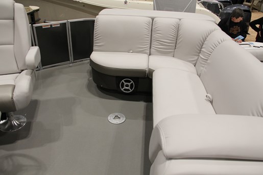 2017 Sweetwater Premium 195 C Pontoon Boat Review