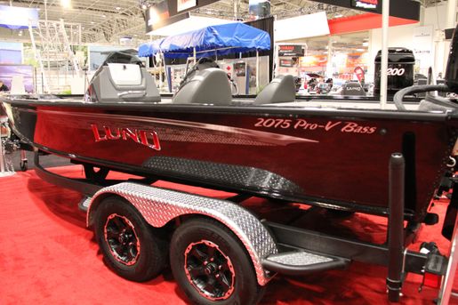 Lund_2075_pro_v_bass_side_view.JPG