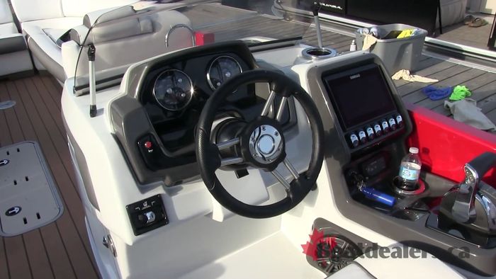 vogue-29-xt-helm-2