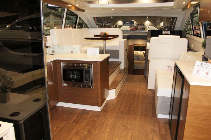 cruisers yachts 46 cantius galley