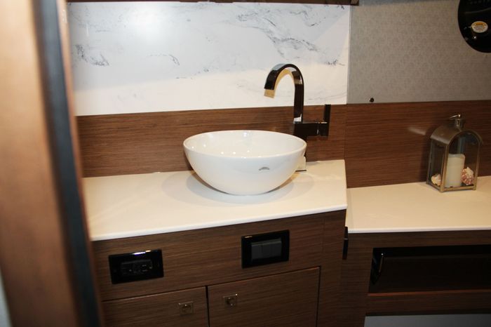 cruisers yachts 46 cantius sink