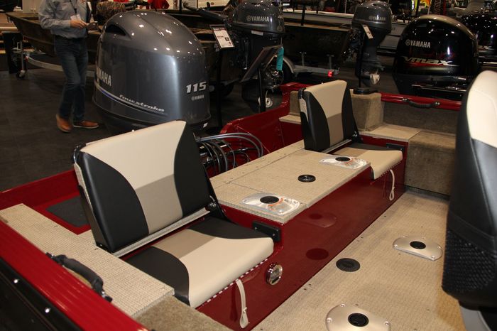 G3 angler v17 sf flip seats
