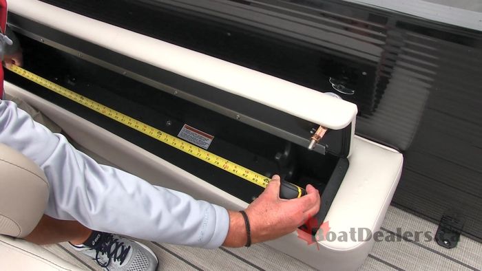 princecraft-sportfisher-rod-storage