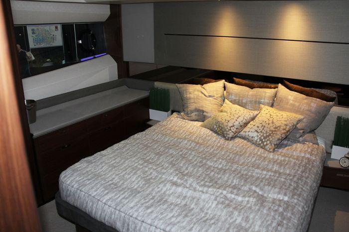 princess v60 yacht bed
