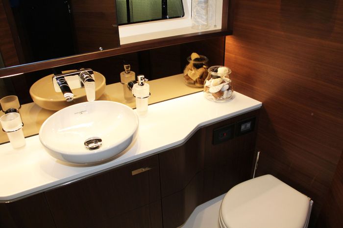 princess v60 yacht head (2)