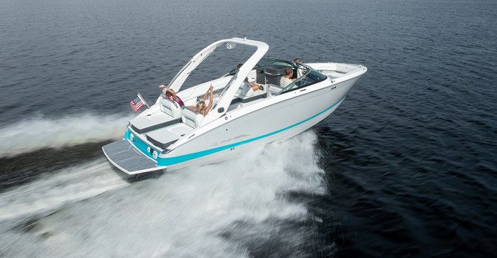 2019 Regal LS6 Bowrider Boat Review - BoatDealers.ca