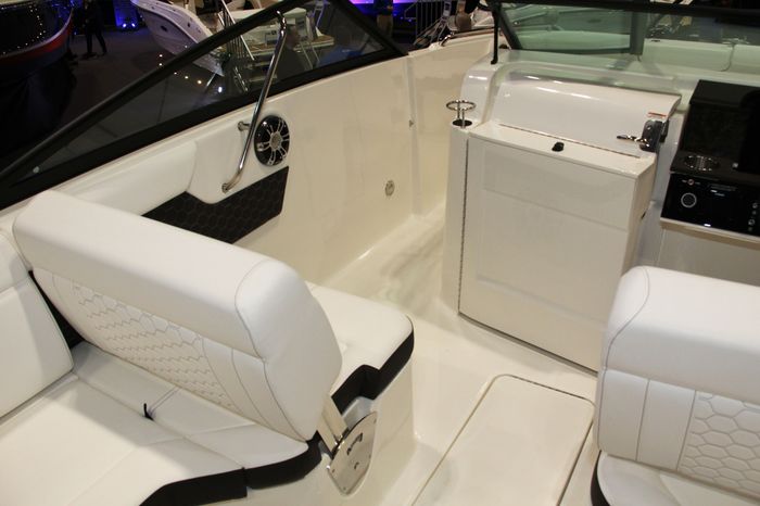 sea ray sdx 250 seat
