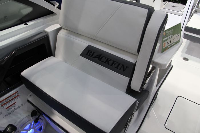 Blackfin 242 dc seat